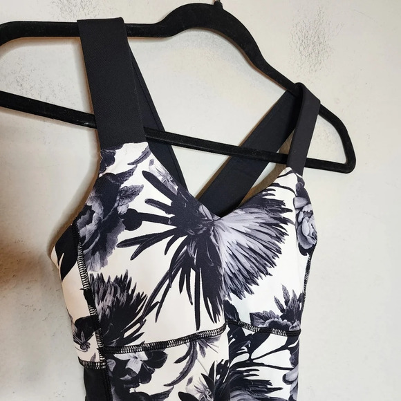 Lululemon Push Ur Limits Tank In Brisk Bloom Black White / Black. Women's Size 6 - Picture 8 of 15